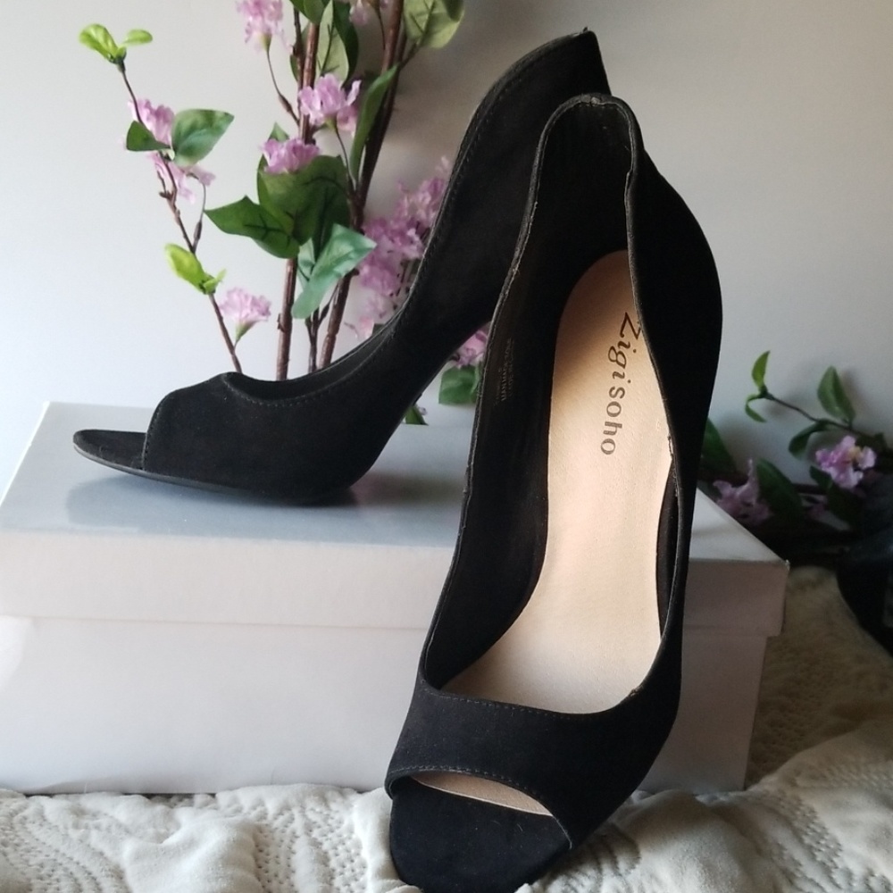 Shoes - Picture 7 of 7